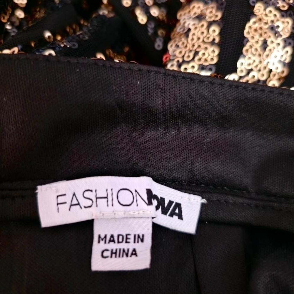 Fashion Nova Gold & Black Sequin Pants | Size 4 - Picture 8 of 8